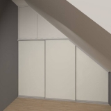 Schrank in Dachschräge